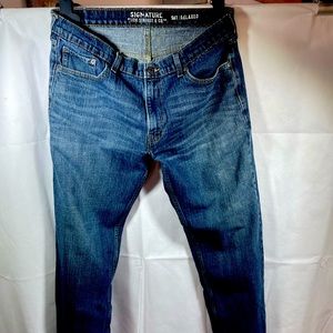Levi Strass Signature Relaxed fit 36 x 32 men’s jeans
